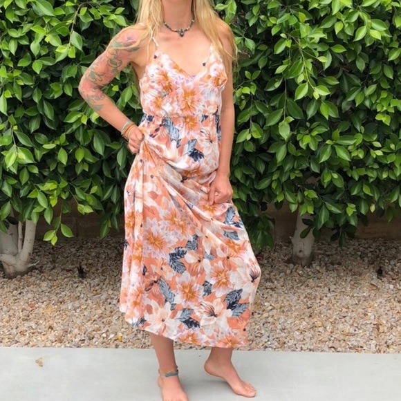 🔆Rip Curl🔆Super Bloom Floral Maxi Dress - Picture 14 of 16